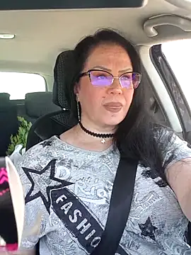 x  KHALEESI  x online show from May 15, 2026, 10:22 am