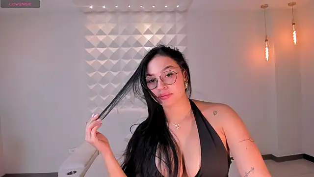 MollyJones  online show from June 4, 2026, 7:31 pm