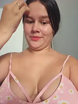 sweet lucia online show from November 4, 2025, 2:38 pm