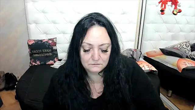 Snapshot of lady_lauren chatting on December 8, 2024, 5:50 am lady lauren online show from December 8, 2024, 5:50 am