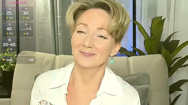 AkexandraFix online show from November 10, 2025, 12:59 pm