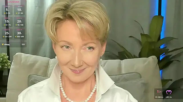 AkexandraFix online show from May 1, 2026, 1:59 pm