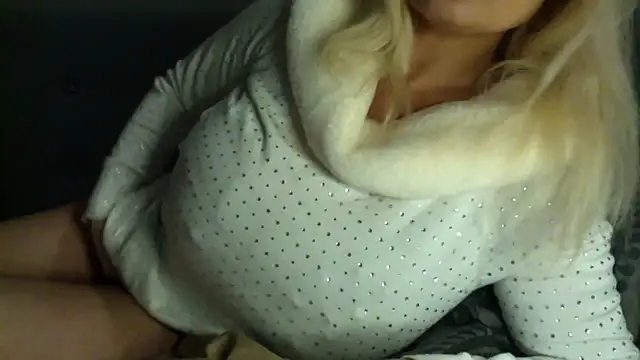 Lisavontease online show from December 27, 2024, 9:22 pm