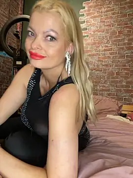 Lisavontease online show from October 26, 2025, 6:36 pm