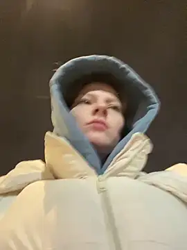 MaryHiggins online show from October 31, 2025, 3:46 pm