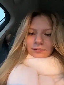 MaryHiggins online show from November 20, 2025, 1:33 pm