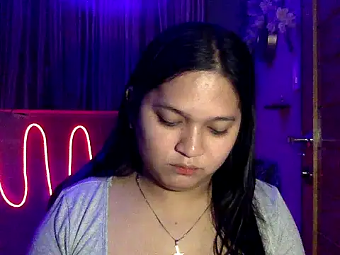 Snapshot of EmpressYna chatting on October 18, 2025, 11:00 am EmpressYna online show from October 18, 2025, 11:00 am