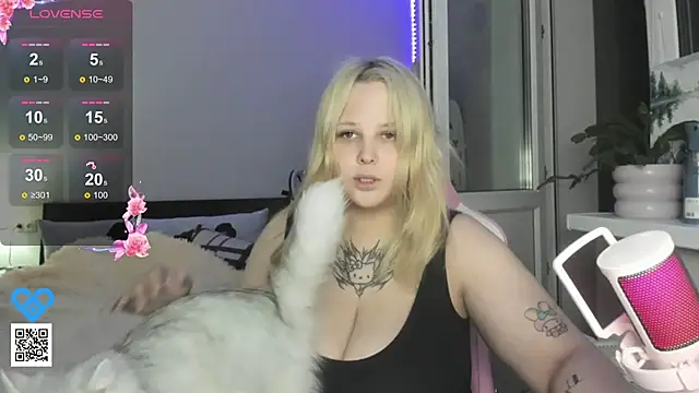 Snapshot of B_Ratz chatting on September 14, 2025, 8:52 pm B Ratz online show from September 14, 2025, 8:52 pm