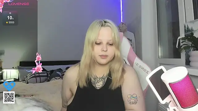 Snapshot of B_Ratz chatting on September 21, 2025, 2:02 am B Ratz online show from September 21, 2025, 2:02 am