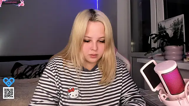 Snapshot of B_Ratz chatting on October 5, 2025, 1:26 am B Ratz online show from October 5, 2025, 1:26 am