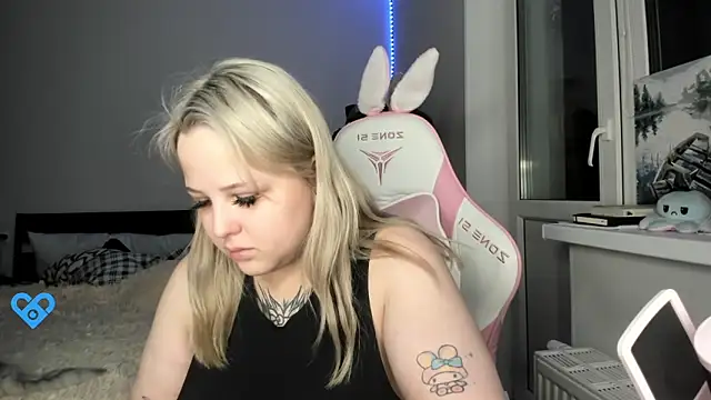 Snapshot of B_Ratz chatting on November 2, 2025, 7:05 pm B Ratz online show from November 2, 2025, 7:05 pm