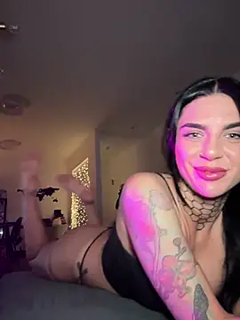 LexiCoco online show from December 8, 2024, 6:22 am