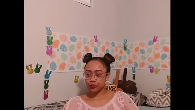 RylHoneyy online show from March 28, 2026, 3:17 am