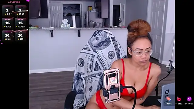 RylHoneyy online show from June 7, 2026, 5:27 pm