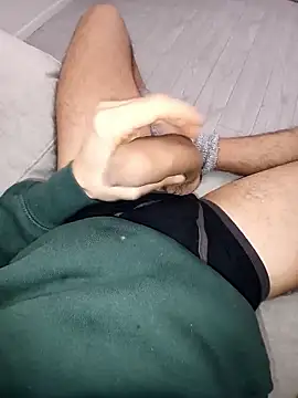 Snapshot of QuietBoy chatting on February 9, 2026, 5:06 pm QuietBoy online show from February 9, 2026, 5:06 pm