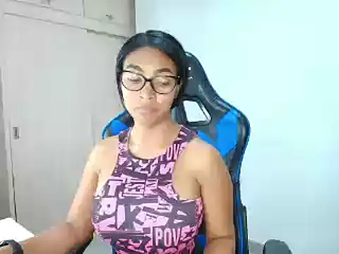 sophiax-x online show from January 17, 2025, 4:15 pm