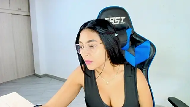 sophiax-x online show from March 6, 2026, 3:08 pm