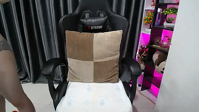 Yuki-yio online show from September 15, 2025, 1:16 am