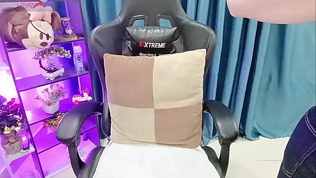 Yuki-yio online show from March 18, 2026, 1:20 am