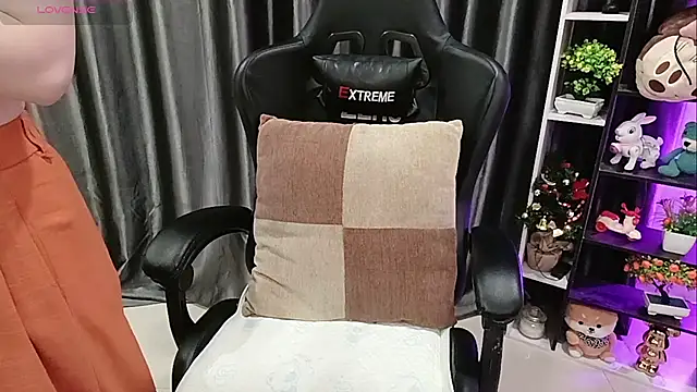 Yuki-yio online show from April 17, 2026, 1:19 am