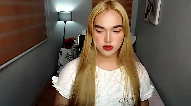 MoaningKylie online show from January 18, 2025, 3:42 am