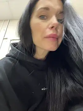 Snapshot of May_XX chatting on January 3, 2025, 10:41 am May XX online show from January 3, 2025, 10:41 am
