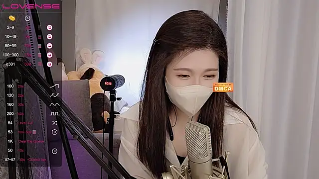 tw lala online show from March 10, 2025, 7:40 pm