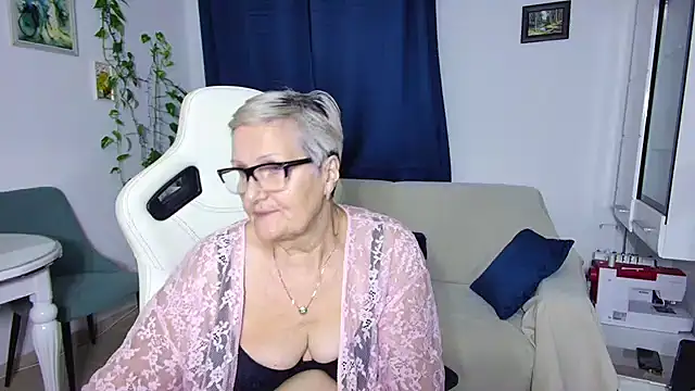 Selenna57 online show from December 13, 2025, 7:53 pm