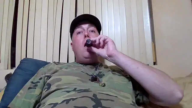 Snapshot of ThriilSergeant15 chatting on December 21, 2024, 2:19 am ThriilSergeant15 online show from December 21, 2024, 2:19 am