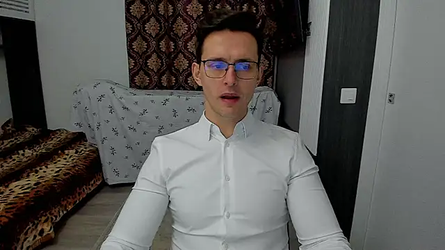 sexxymuscles4u online show from March 11, 2025, 4:51 pm