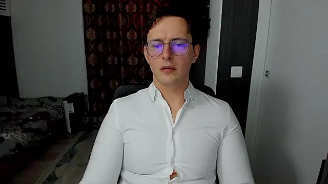 sexxymuscles4u online show from January 19, 2026, 12:42 pm