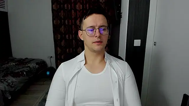 sexxymuscles4u online show from February 9, 2026, 7:45 am