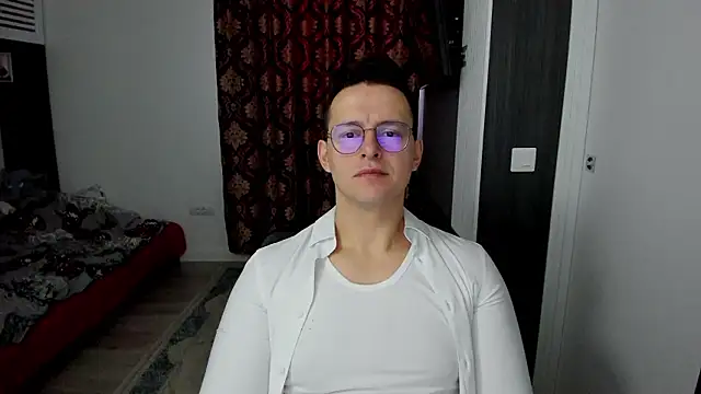 sexxymuscles4u online show from February 16, 2026, 8:32 am