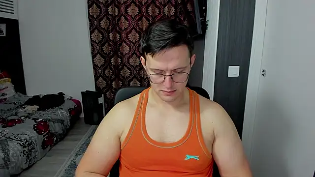 sexxymuscles4u online show from February 27, 2026, 8:36 am