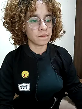 EmmaMelissa0521 online show from February 25, 2025, 7:14 pm