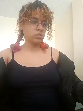 EmmaMelissa0521 online show from February 15, 2026, 5:31 pm