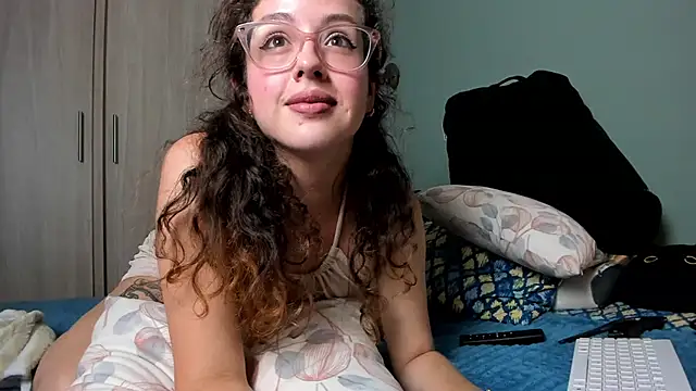 Cassandra Caiin online show from December 15, 2024, 1:02 am