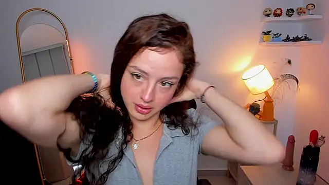 Cassandra Caiin online show from October 2, 2025, 12:01 pm