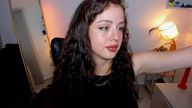 Cassandra Caiin online show from October 19, 2025, 10:54 pm