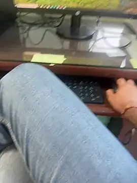 Snapshot of bigshow112 chatting on December 4, 2024, 6:00 am bigshow112 online show from December 4, 2024, 6:00 am