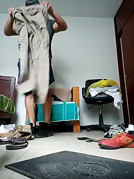 chicoguapo8 online show from February 7, 2025, 8:42 pm