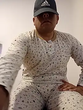 chicoguapo8 online show from October 9, 2025, 9:51 am