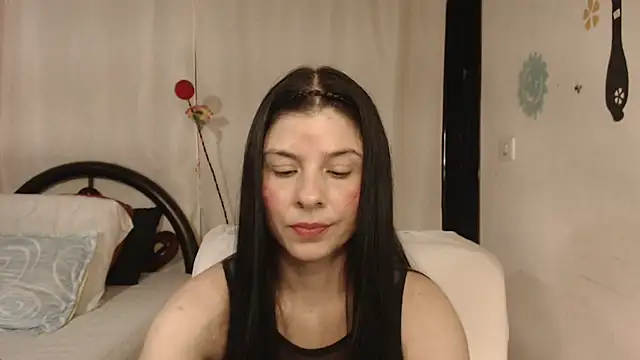 Estefani 32 online show from September 26, 2025, 4:44 pm