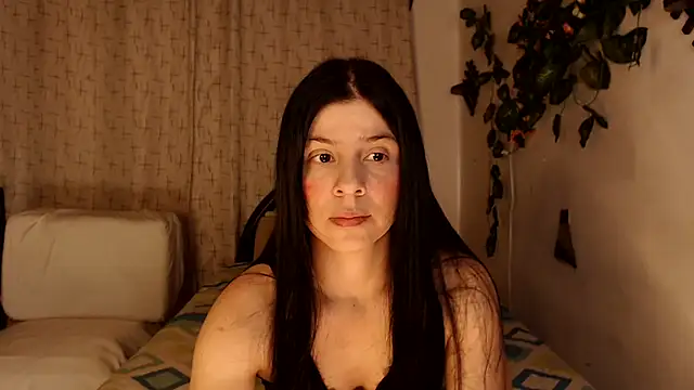 Estefani 32 online show from October 31, 2025, 3:35 pm