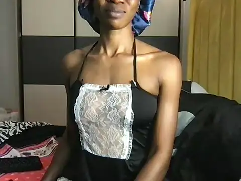 Snapshot of choco_petite chatting on February 28, 2025, 10:06 pm choco petite online show from February 28, 2025, 10:06 pm