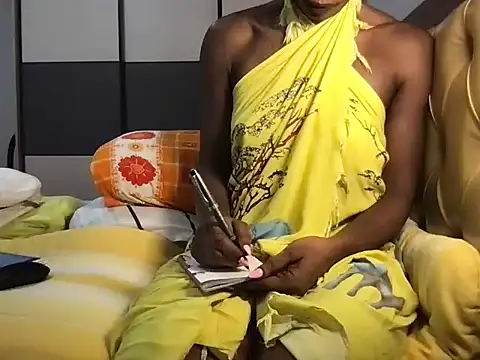 Snapshot of choco_petite chatting on October 10, 2025, 5:06 am choco petite online show from October 10, 2025, 5:06 am