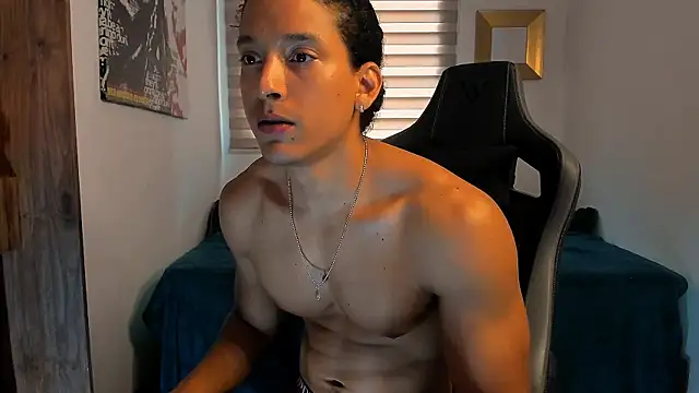 Snapshot of Liam_V chatting on December 19, 2024, 2:57 pm Liam V online show from December 19, 2024, 2:57 pm