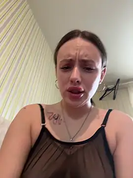 Lisaaan online show from February 28, 2025, 8:53 am