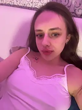 Lisaaan online show from October 25, 2025, 7:08 pm