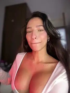 DulceLenns online show from December 21, 2025, 6:48 pm